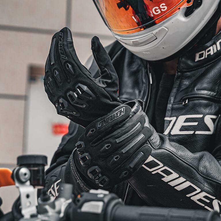 How to Choose Motorcycle Gloves for Tropical Climates: A B2B Wholesaler’s Guide