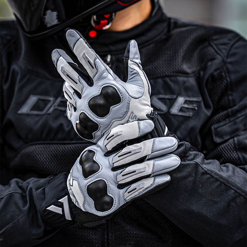 retro summer motorcycle gloves details (1) retro summer motorcycle gloves details (1)